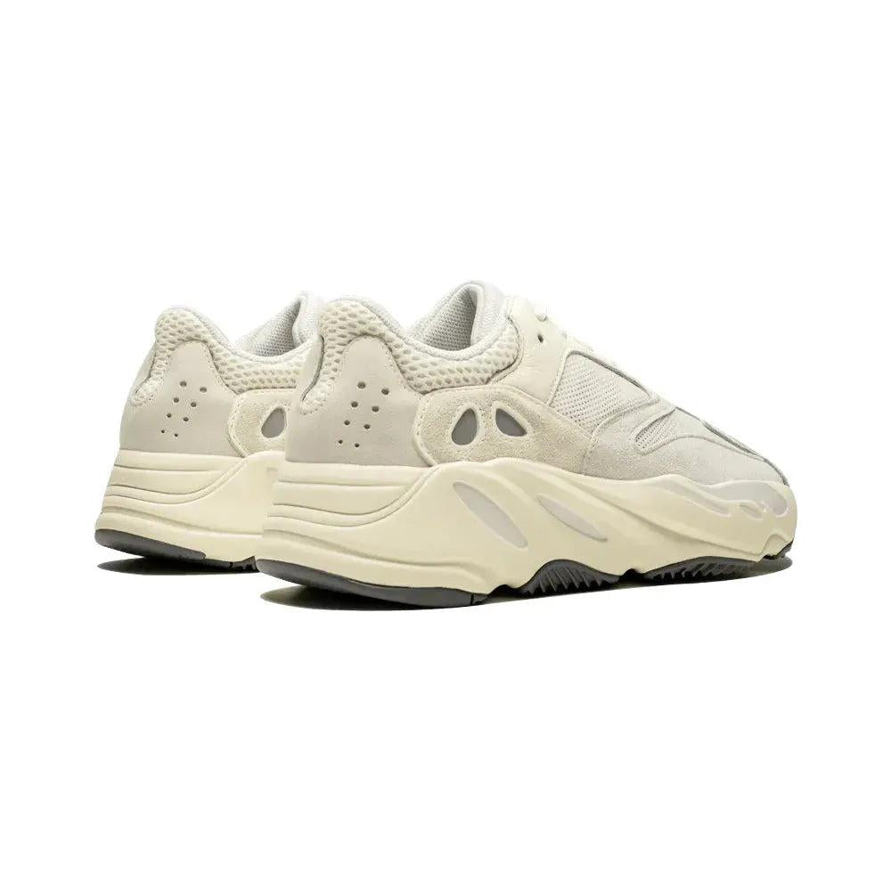 Yeezy Boost 700 - Analog